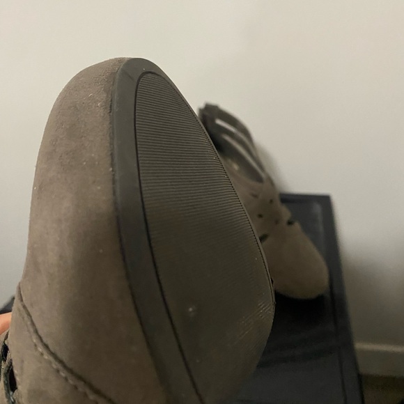 Apostrophe 4 inch suede heels in excellent condition in deep brown. - Picture 5 of 6